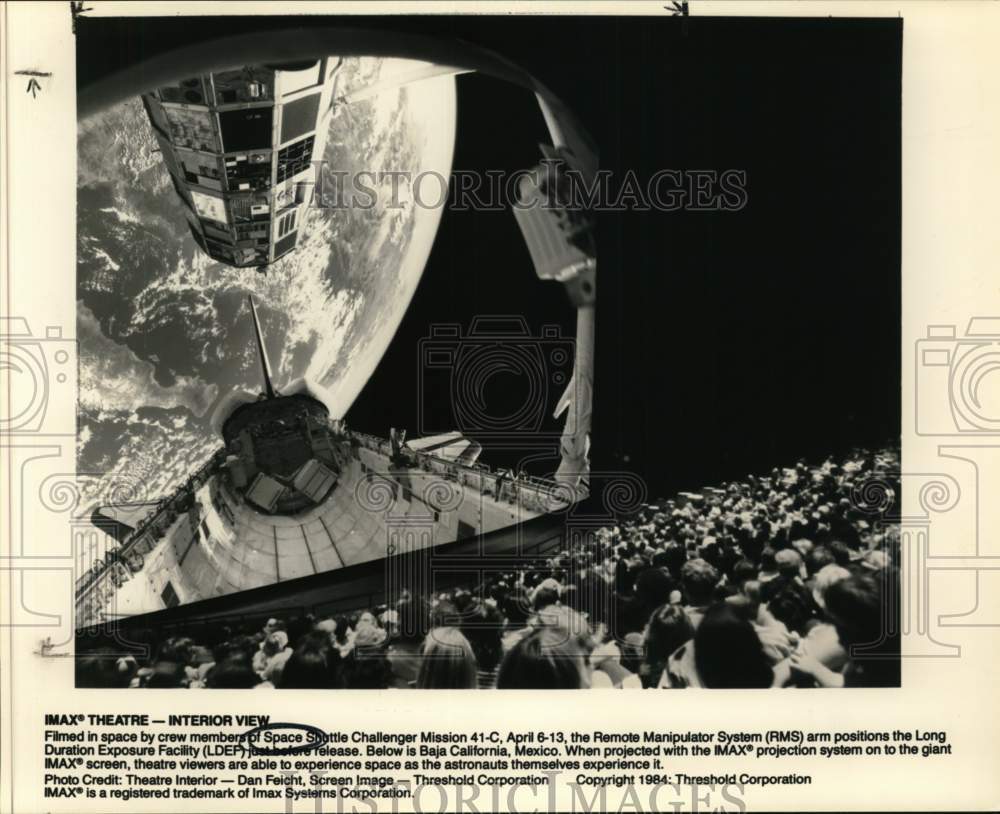 1984 Press Photo IMAX viewers experience space view from Challenger Mission- Historic Images