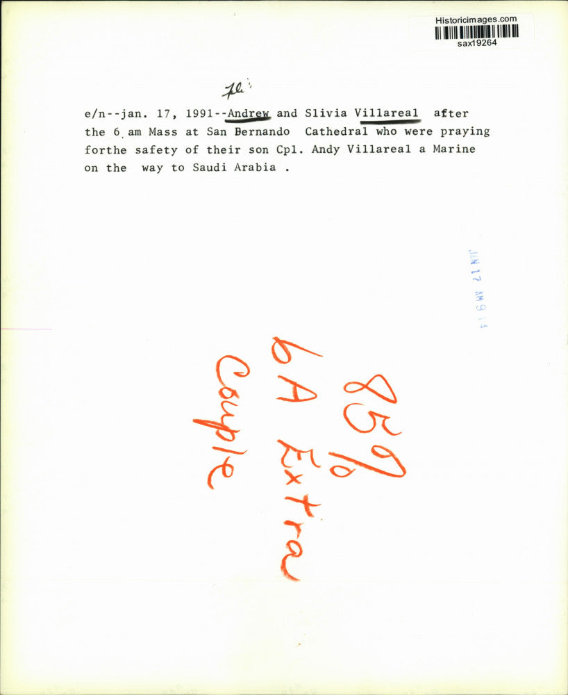 1991 Press Photo Andrew and Slivia Villarreal leave San Bernando Cathedral