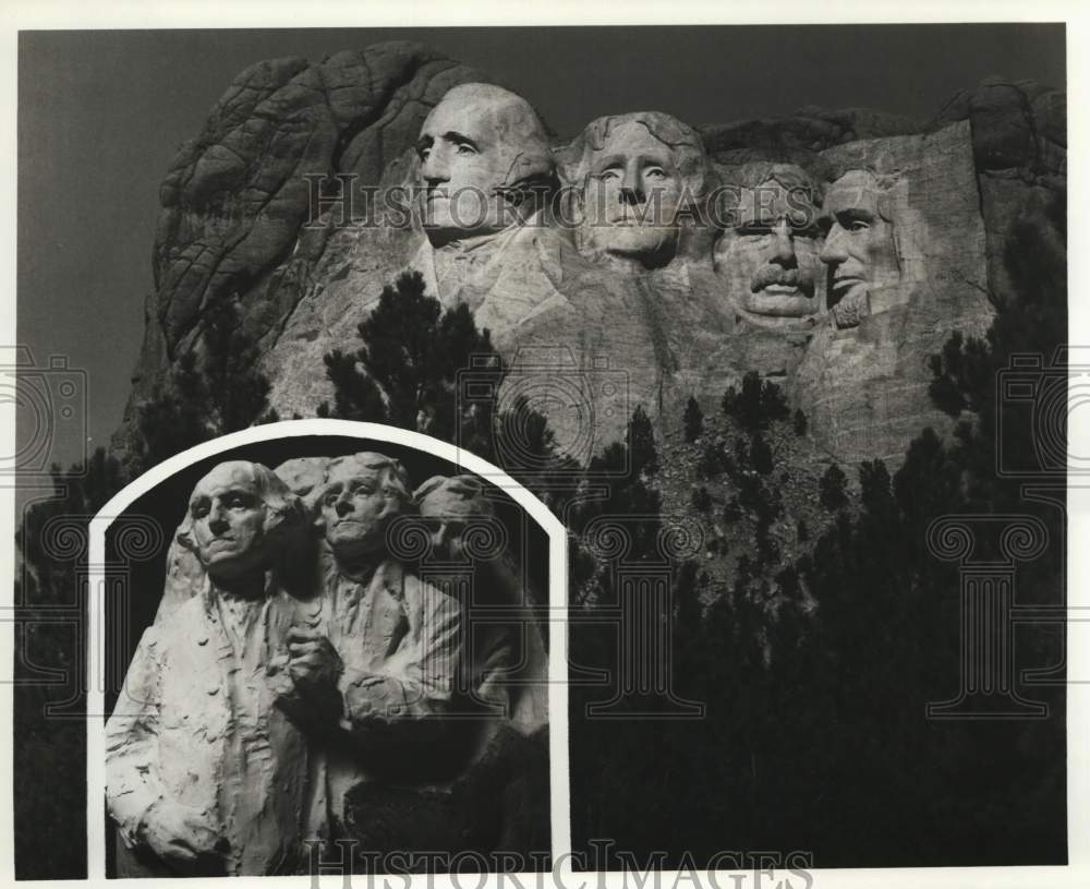 1979 Press Photo Mount Rushmore National Memorial With Inset Of Original Design- Historic Images