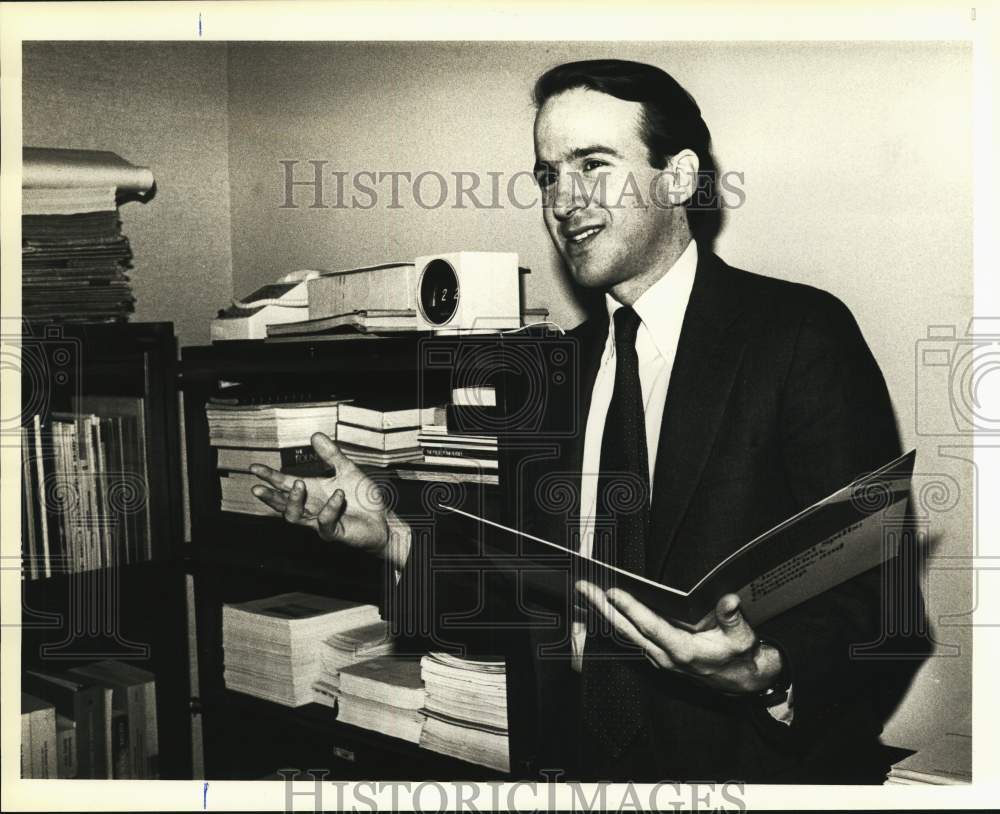 1984 Press Photo World Information Systems owner Richard Golub, Massachusetts- Historic Images