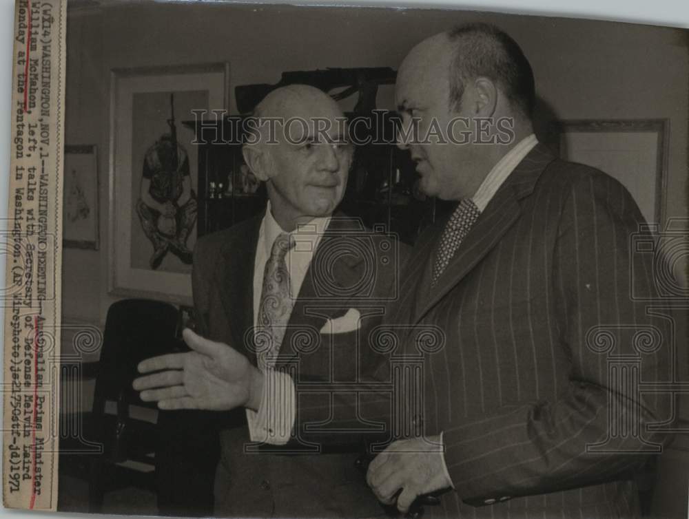 1971 Press Photo William McMahon talks with Melvin Laird at Pentagon, Washington- Historic Images