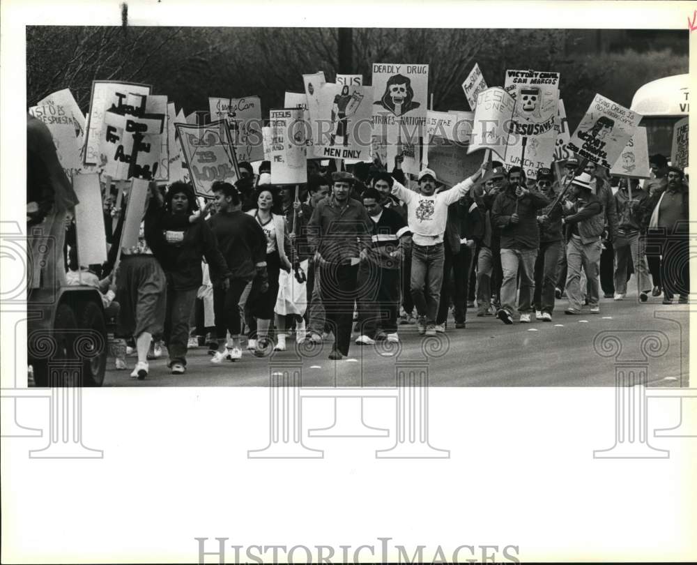 1986 Press Photo March Against Drug Abuse on W. Commerce East & Pinn Road- Historic Images