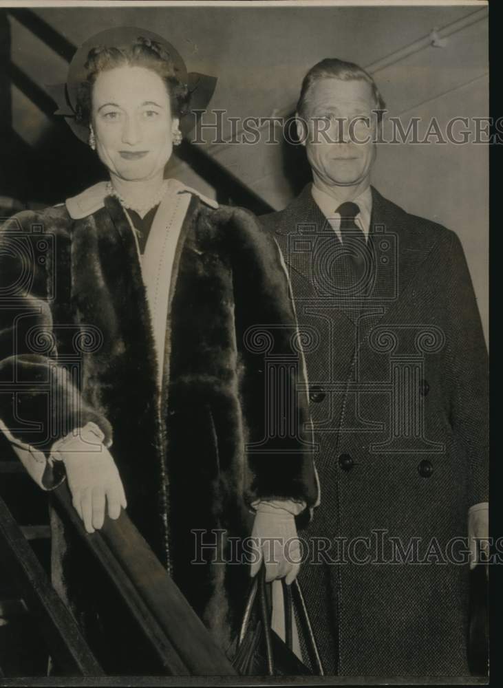 Press Photo The Duke and Duchess of Windsor embark on trip - sax20664- Historic Images
