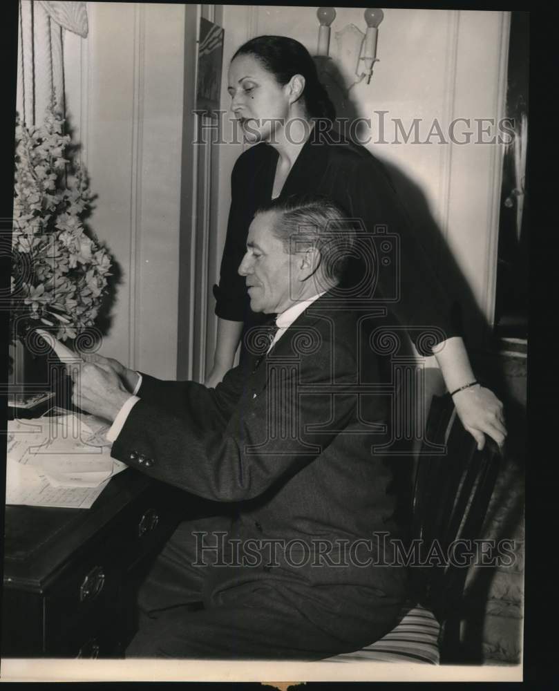 1952 Press Photo James Patrick McGranery, new US Atty. Gen. with his wife in PA- Historic Images