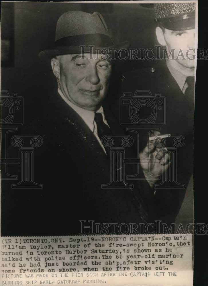 Press Photo Captain William Taylor talks with police officers in Toronto- Historic Images