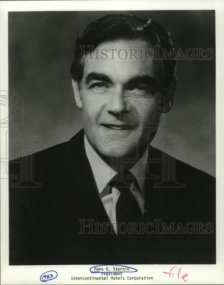 1983 Press Photo Hans Sternik, President of Intercontinental Hotels Corporation- Historic Images