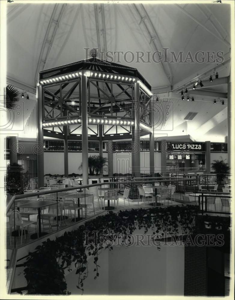 1988 Press Photo Rolling Oaks Mall food court - sax21934- Historic Images