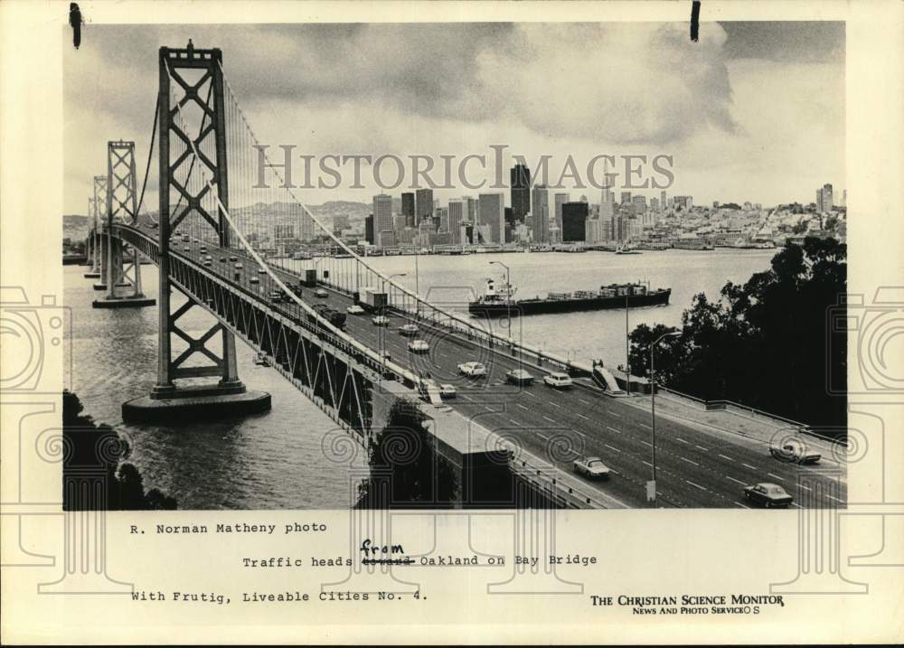 1977 Press Photo Traffic heads from Oakland on Bay Bridge, San Francisco- Historic Images