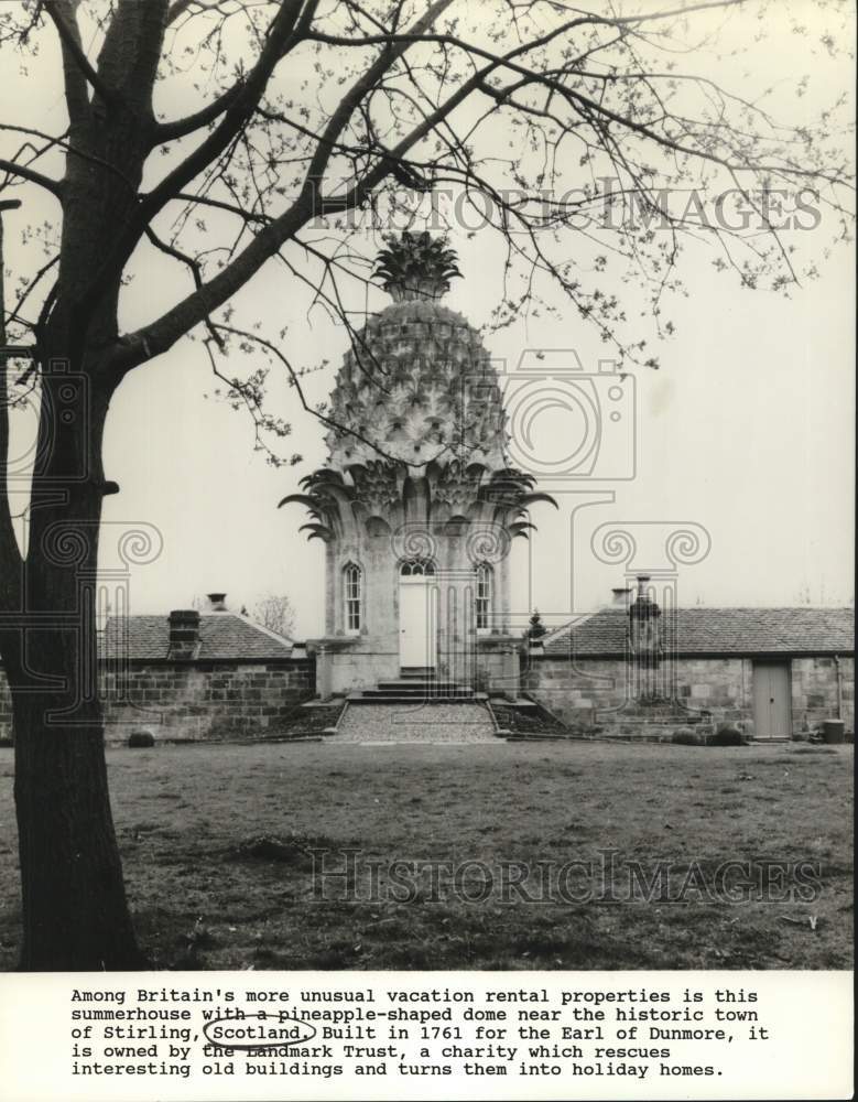 Press Photo Summerhouse with pineapple-shaped dome near Stirling, Scotland- Historic Images