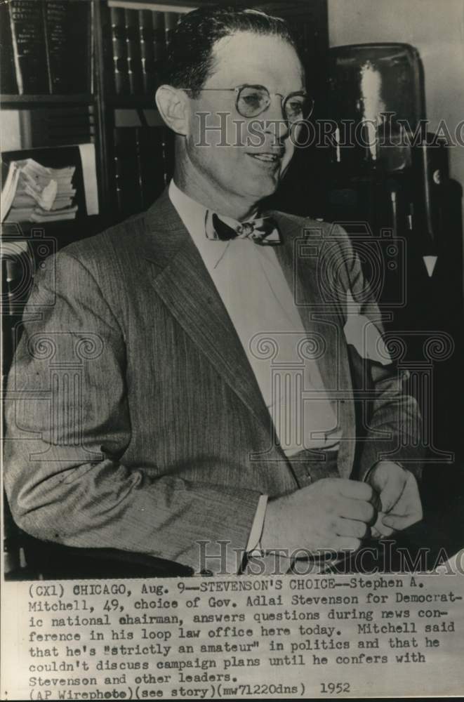 1952 Press Photo Stephen Mitchell during news conference in Chicago - sax23277- Historic Images