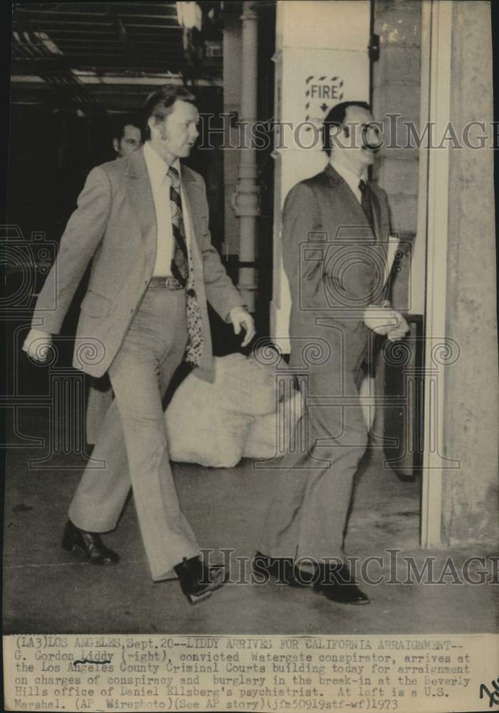 1973 Press Photo G. Gordon Liddy arrives for arraignment in Los Angeles- Historic Images