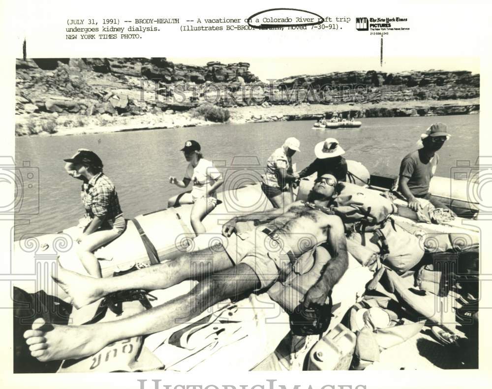 1991 Press Photo Vacationers on a Colorado River raft trip - sax23557- Historic Images