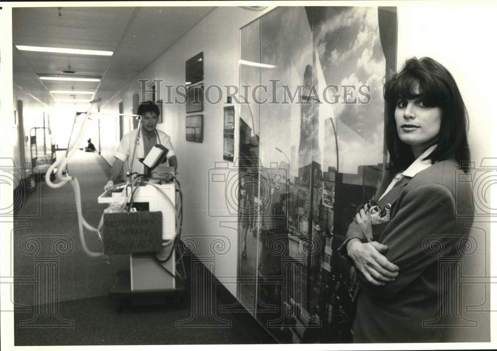 Press Photo Art curator Juli Briskin at Cedars-Sinai Medical Center - sax23756- Historic Images