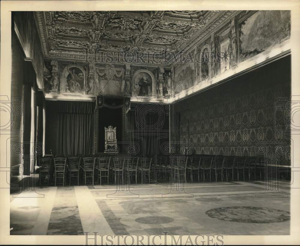 Press Photo Interior view of the Consistory Hall in the Vatican - sax23896