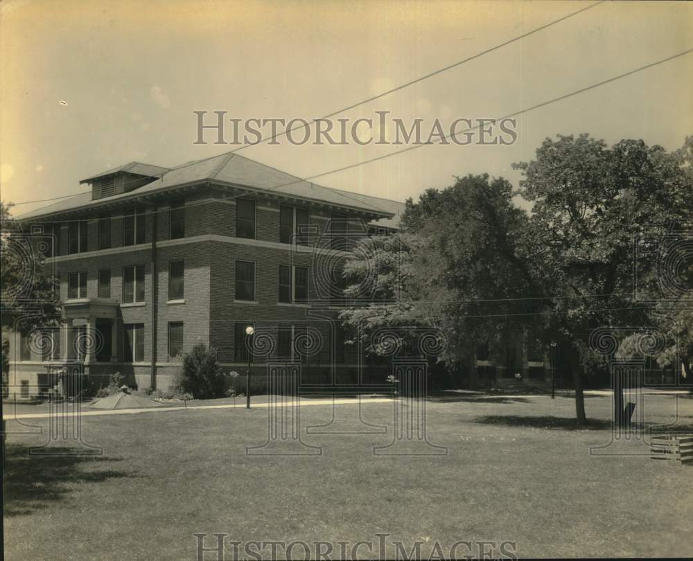 Press Photo Ruth Stribling Hall at Baylor College, part of Cottage Home System- Historic Images