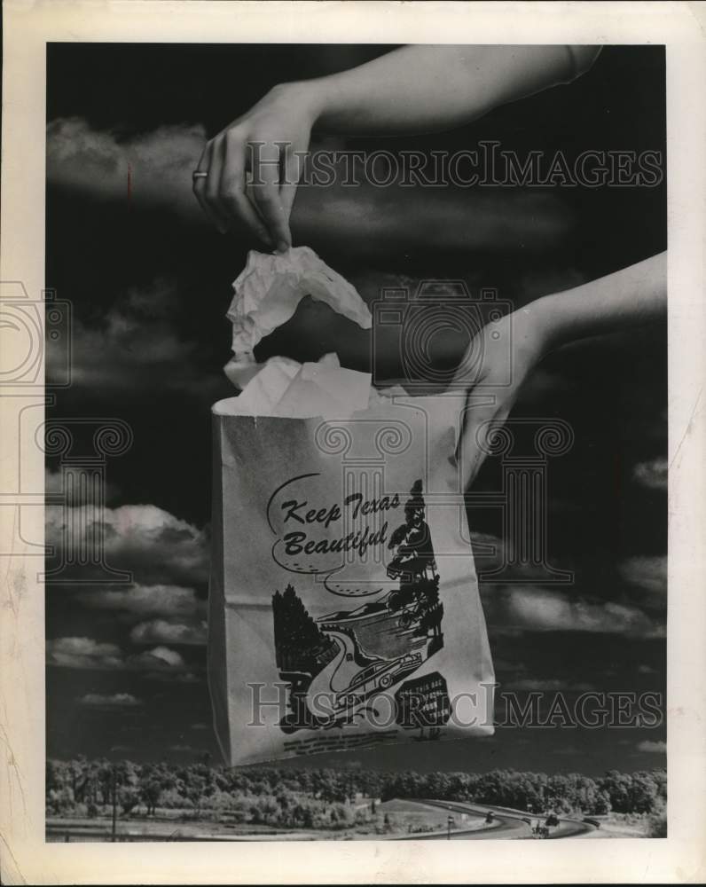 1958 Press Photo A cleanup campaign for Texas state - sax24715- Historic Images