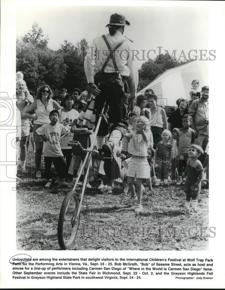 Press Photo A unicyclist performs at Wolf Trap Park Farm for Performing Arts- Historic Images