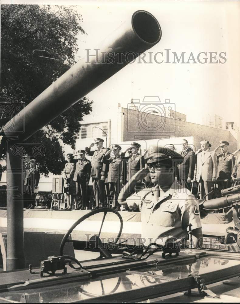 1972 Press Photo Officers salute during Veterans Day Parade - sax24899- Historic Images