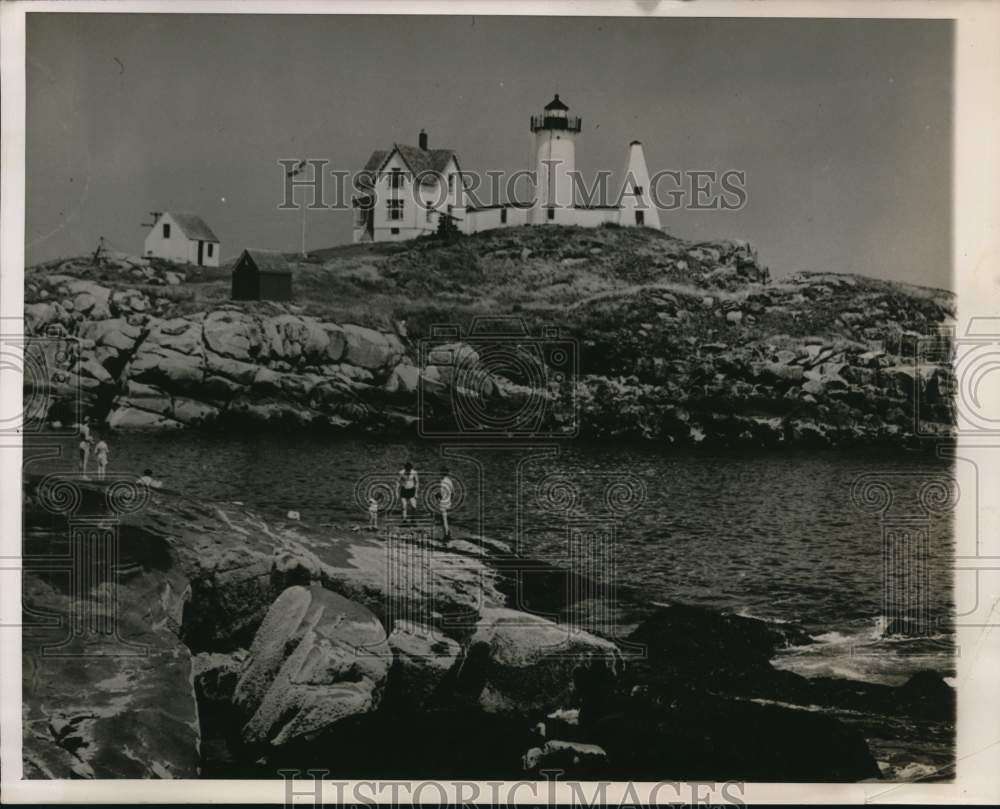 1953 Press Photo View of the Nubble Light at York Harbor in the Coast of Maine- Historic Images