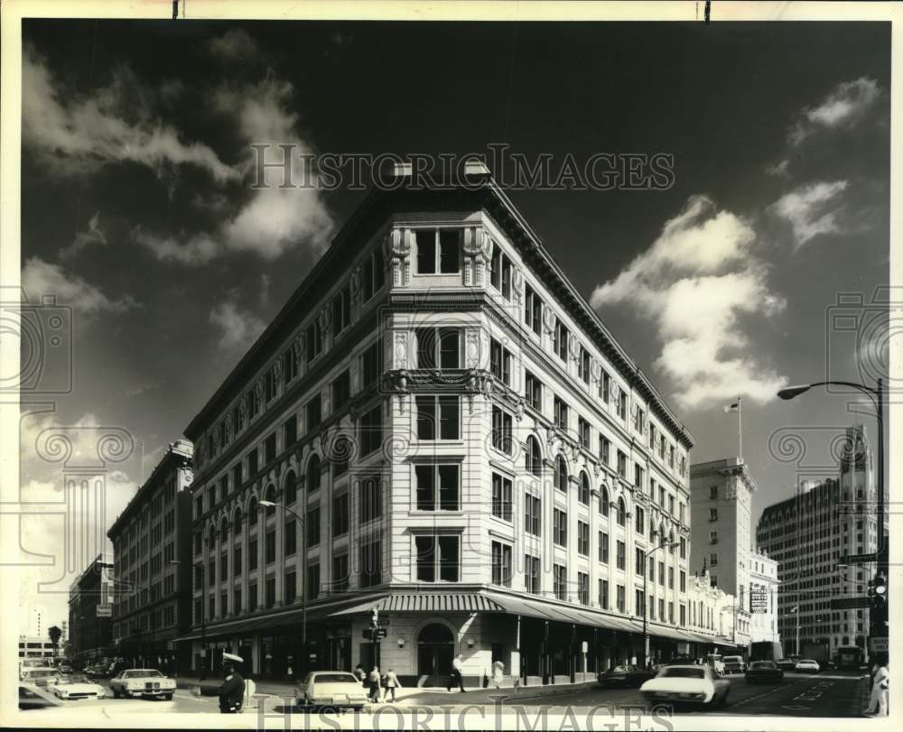 1985 Press Photo View of One Ten Broadway - sax26573- Historic Images