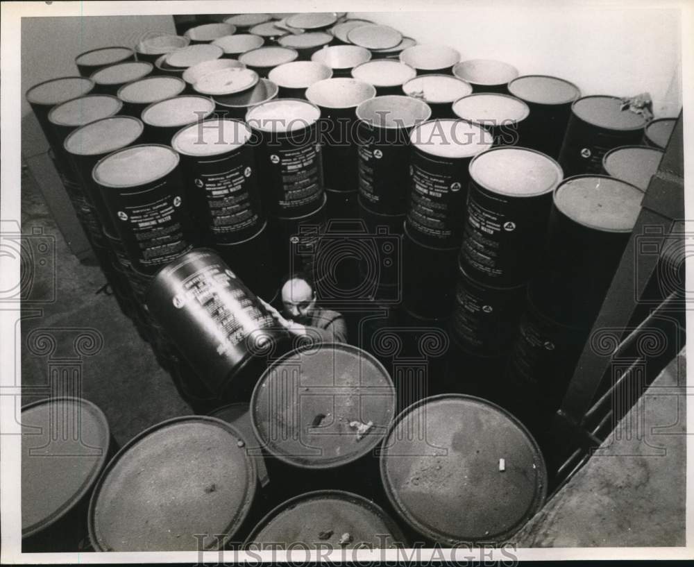 1970 Press Photo Water Barrels at Public Fallout Shelter in Pittsburgh- Historic Images