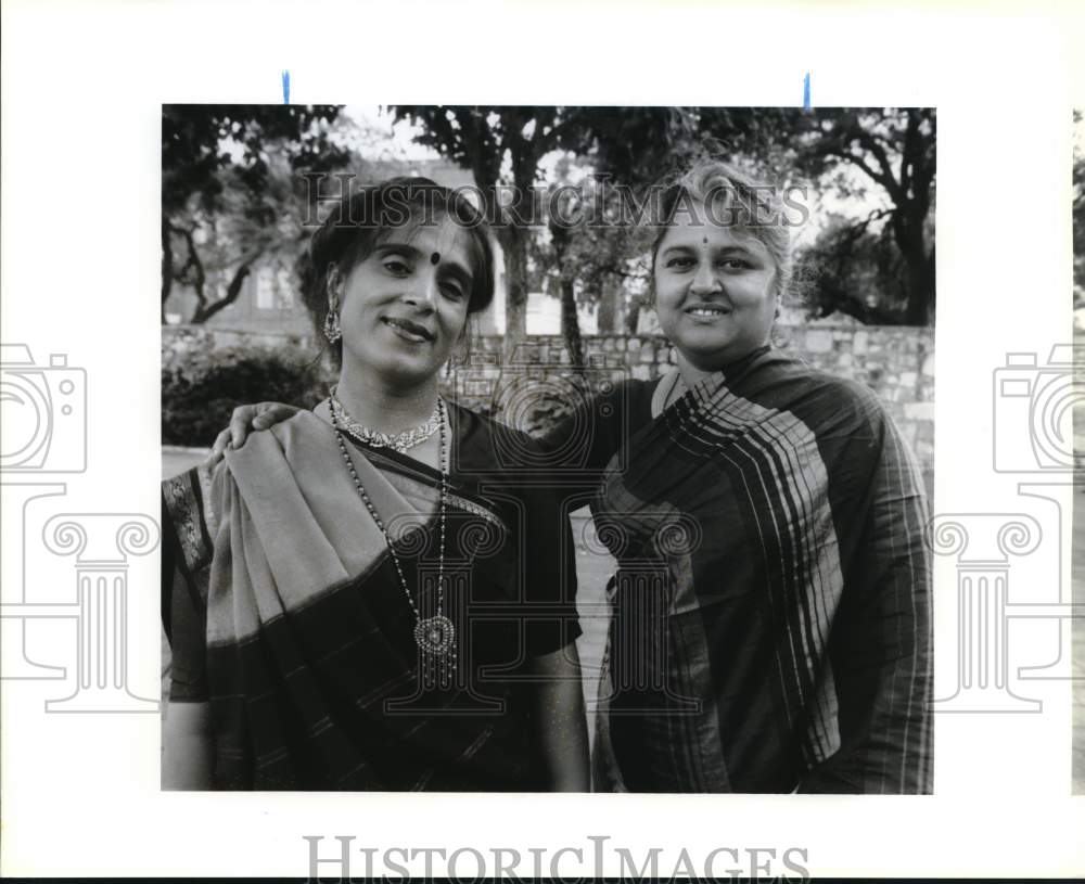 1993 Press Photo Lila Patel & Ambila Natarajan at San Antonio Festival of India- Historic Images