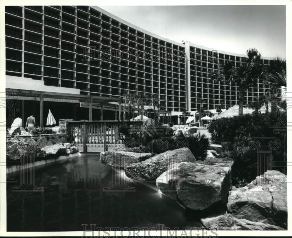 Press Photo San Luis Hotel in Galveston, Texas on Seawall Boulevard - sax29183- Historic Images