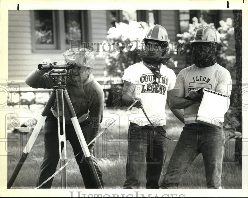 1984 Press Photo Black Fly Spray Crew Working in Hamilton County, New York- Historic Images