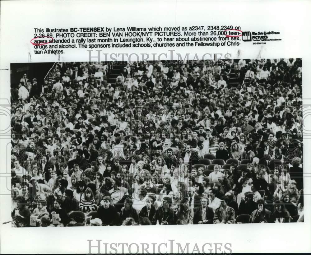 1989 Press Photo Teenagers at Lexington, Kentucky Rally for Abstinence- Historic Images