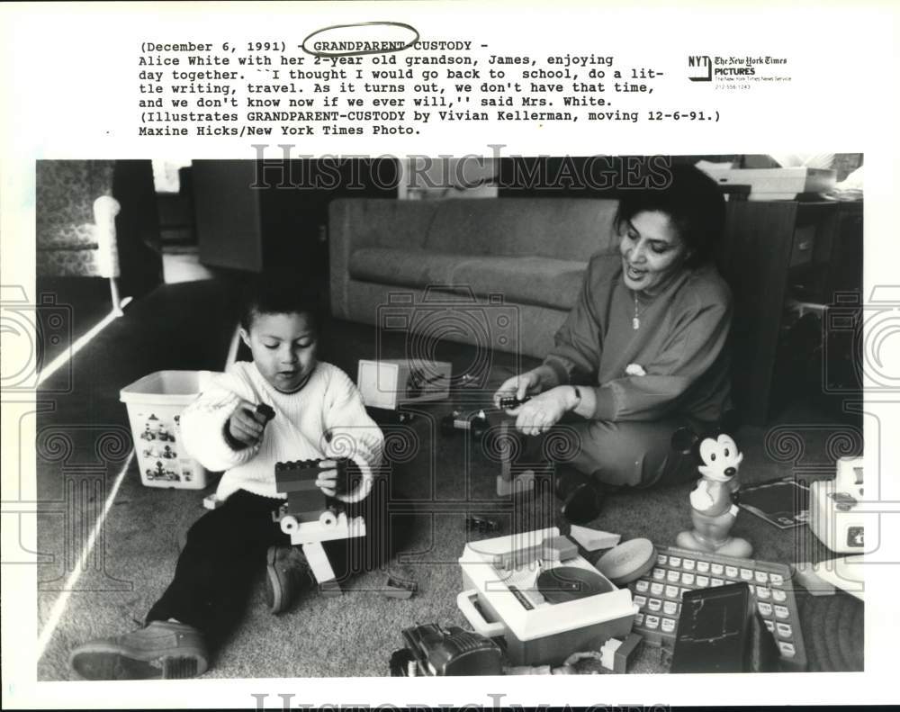 1991 Press Photo Alice White & her grandson James enjoy the day together- Historic Images