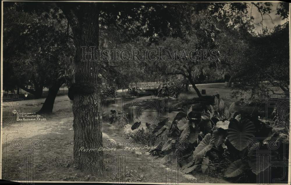 Press Photo Rustic Bridge in Linda Park, San Antonio, Texas - sax30022- Historic Images