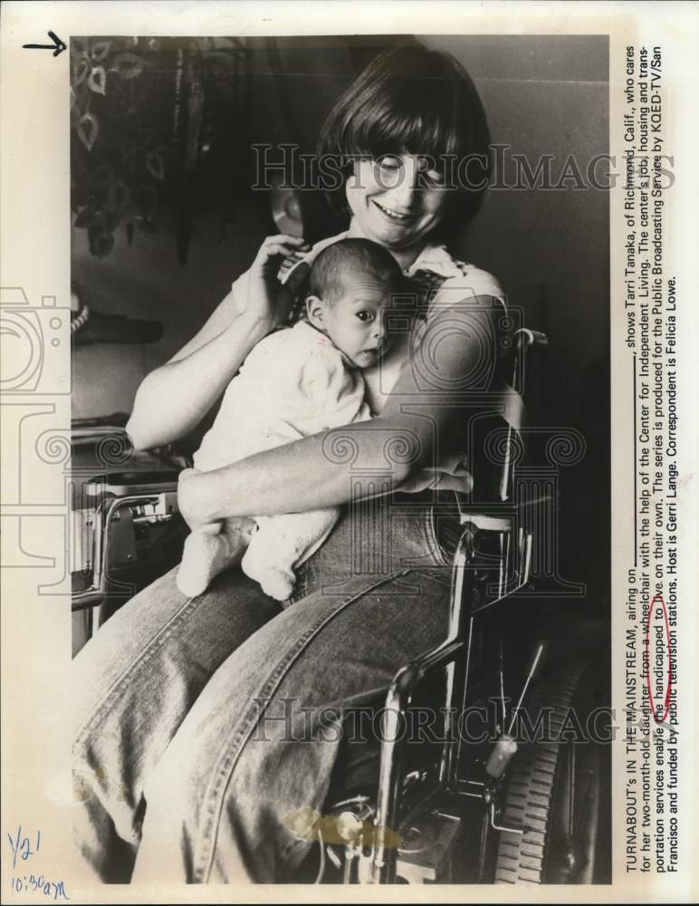 Press Photo Tarri Tanaka with her daughter at Center for Independent Living- Historic Images