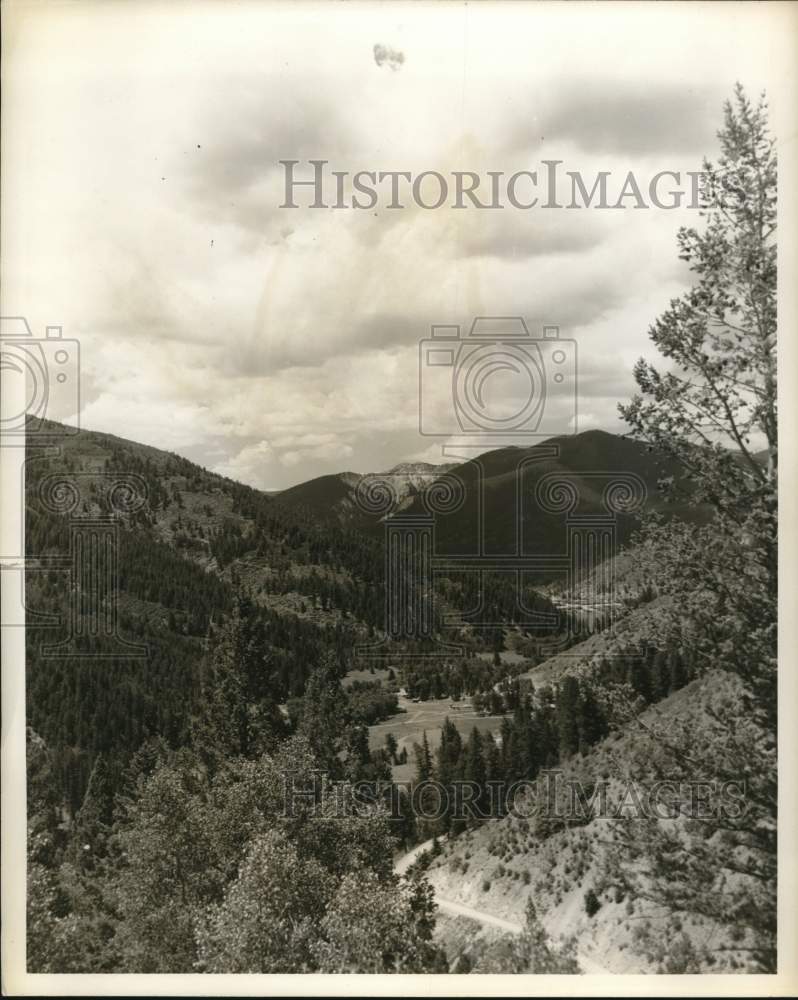 Press Photo Overview of Mountain Landscape in New Mexico - sax30397- Historic Images