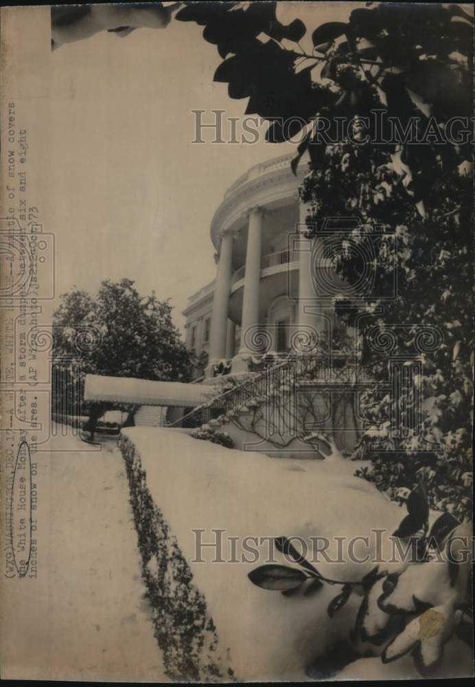 1973 Press Photo Heavy snow covers the White House in Washington - sax30679- Historic Images