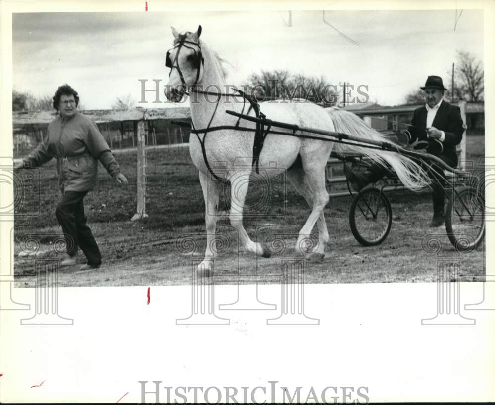 1983 Press Photo Mary Lou and Edwin Rupp at Christmas Horse Show in San Antonio- Historic Images