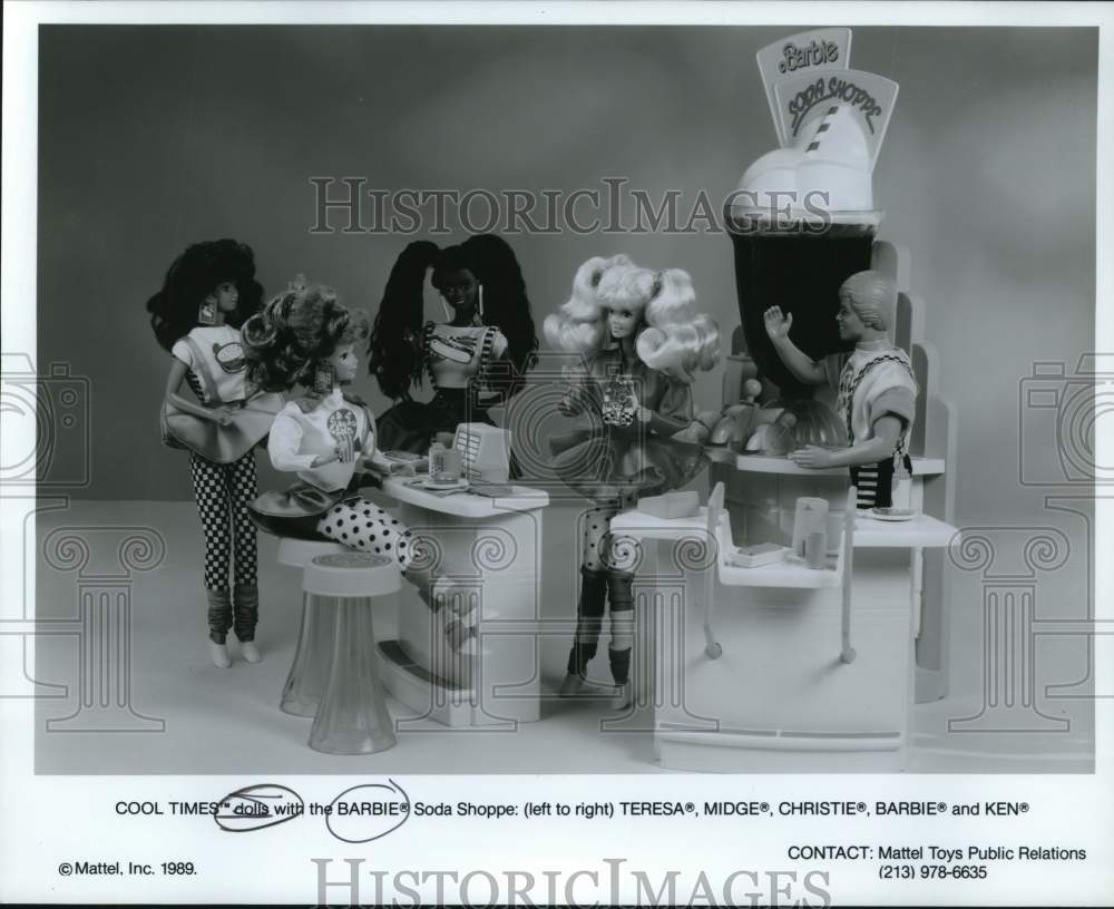 1989 Press Photo Cool Timesâ„¢ dolls in the BarbieÂ Soda Shoppe - sax33069- Historic Images