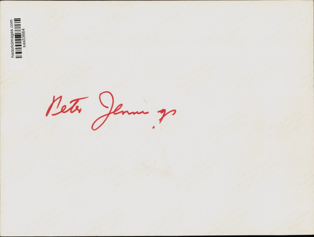 Press Photo Peter Jennings in front of St. Basil's Cathedral in Moscow