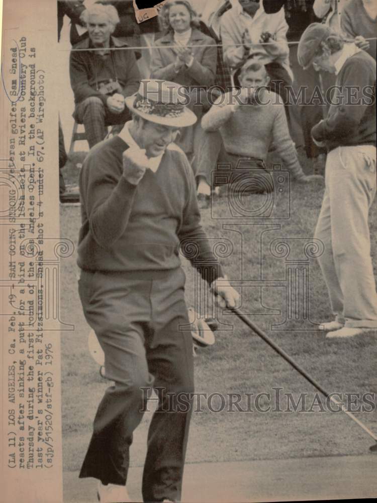 1975 Press Photo Sam Snead gets bird on 18th hole at Los Angeles Open, CA- Historic Images