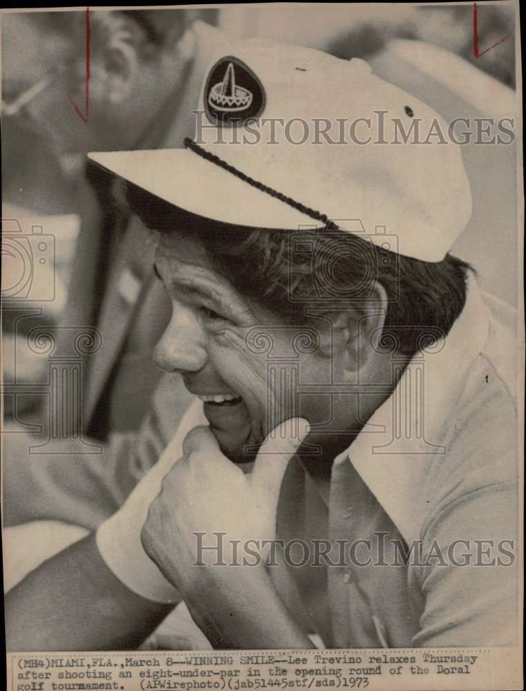 1973 Press Photo Lee Trevino relaxing at the Doral golf tournament, Florida- Historic Images