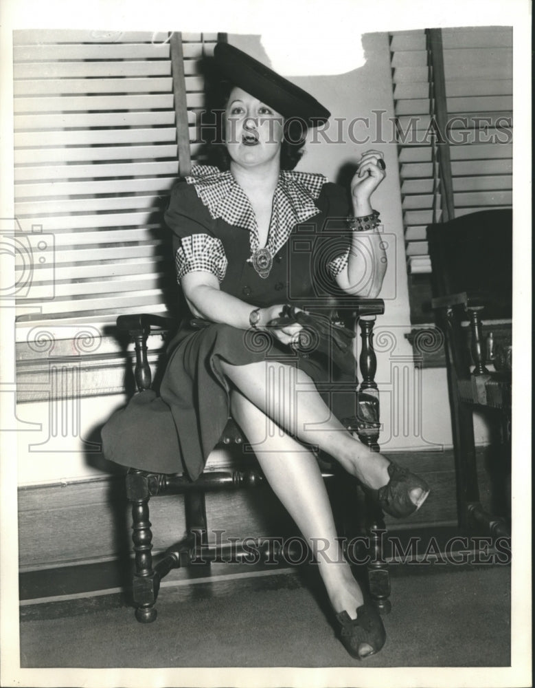 1941 Press Photo Mrs. Alice Crockett sued Captain Wiedemann in Superior Court