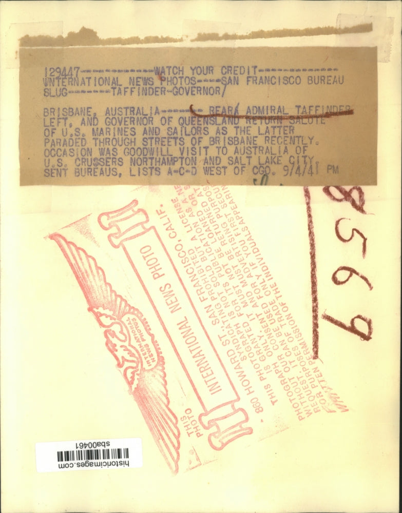 1941 Press Photo Rear Adm. Taffinder & Gov. of Queensland Salute US Marines