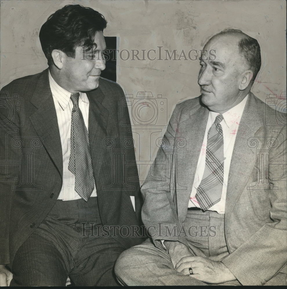 1940 Press Photo William L Hutcheson Speaks with another man - sba00662