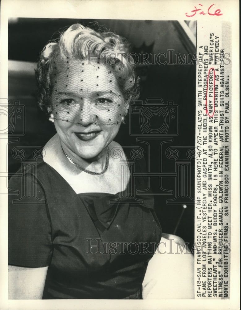 1957 Press Photo Mary Pickford Steps off plane from LA to San Francisco- Historic Images