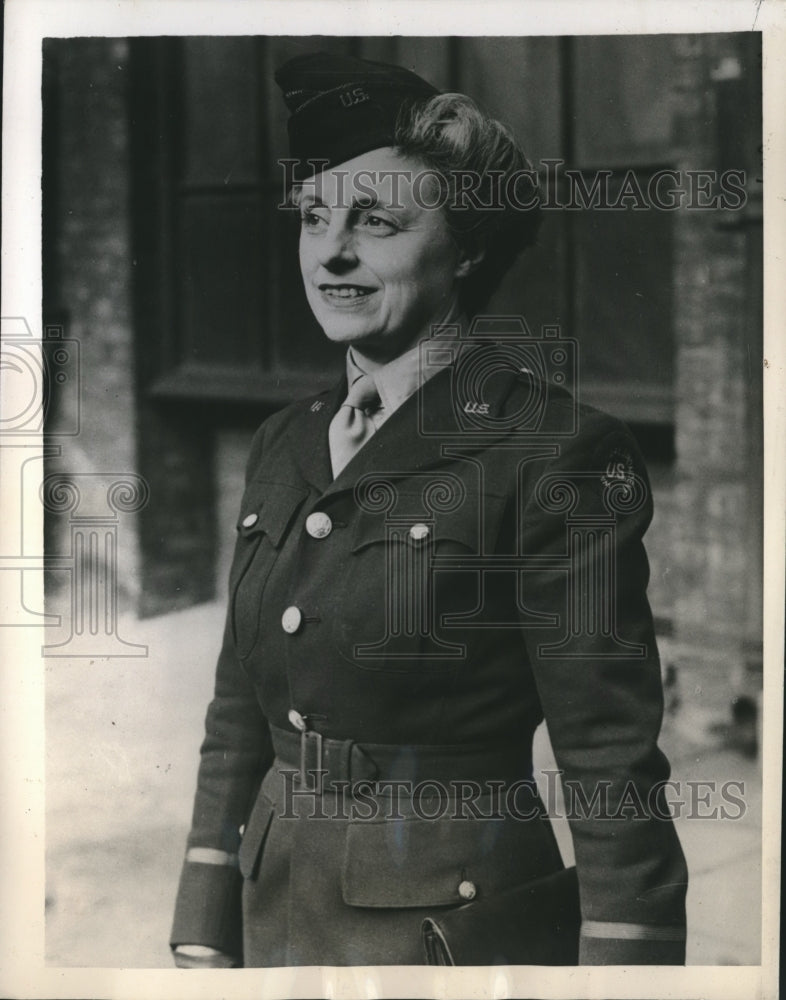 1943 Press Photo Rosetta Hargrove, Staff Correspondent for Newspaper Enterprises