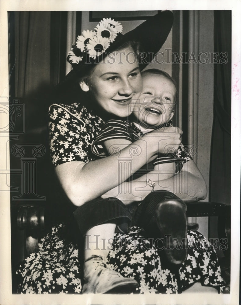 1940 Press Photo Frances Mahoney arranges for trust fund for Paul Dennis- Historic Images