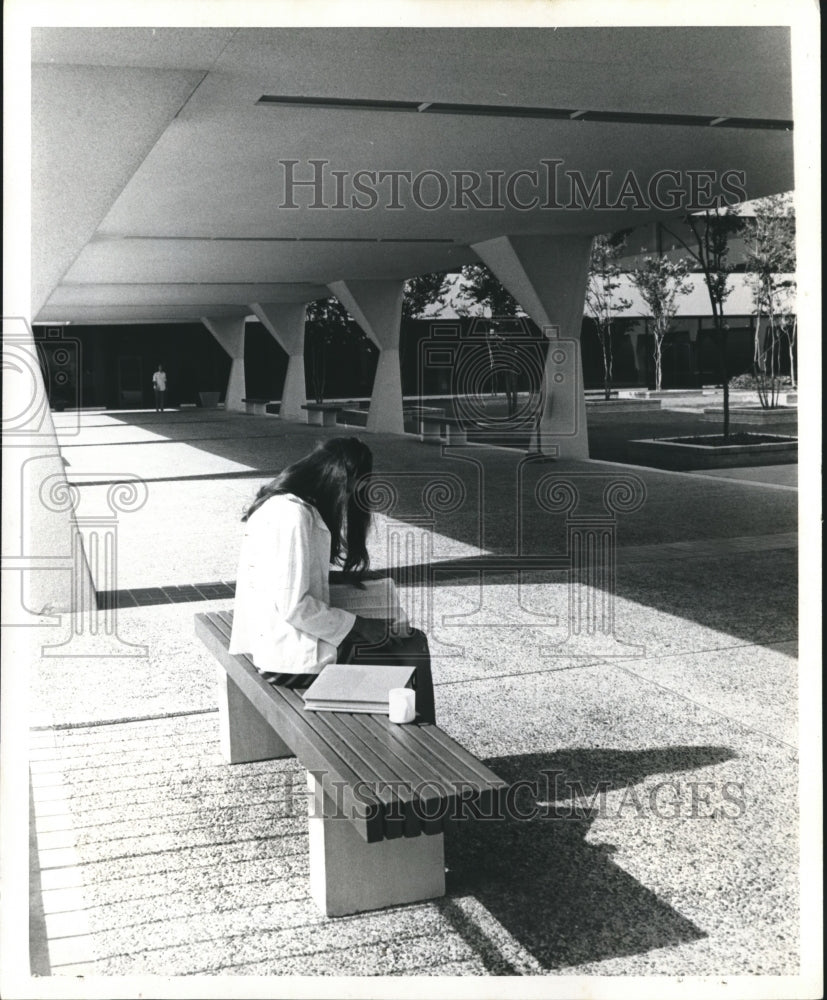 Press Photo Student at San Antonio's University of Texas Medical School