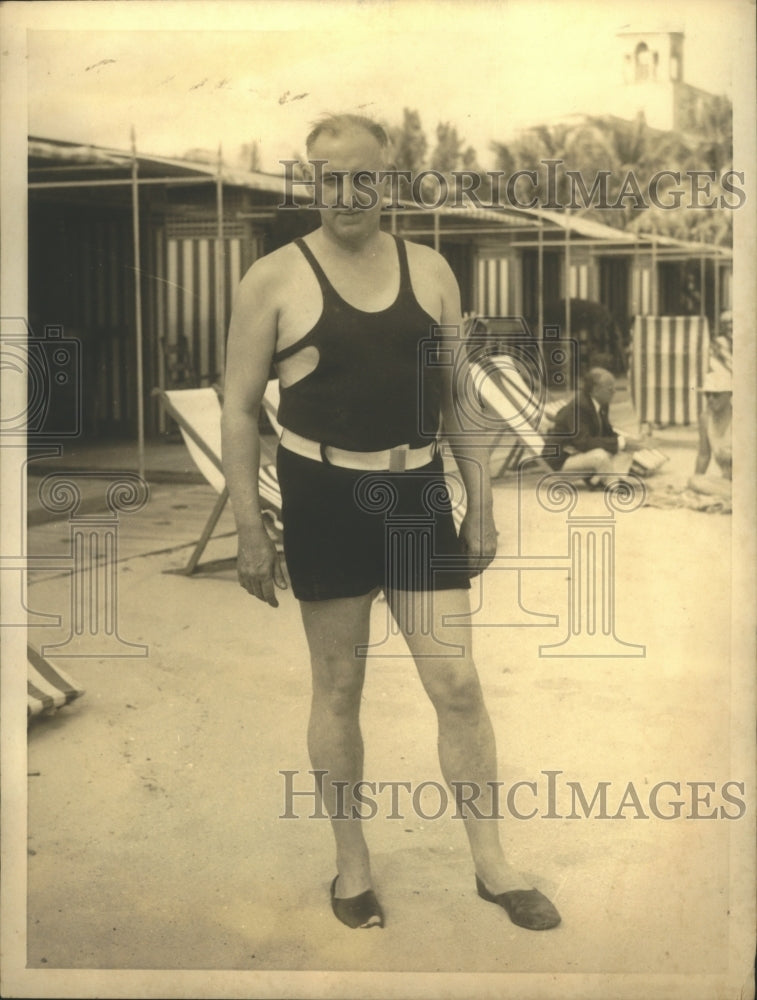 1935 Press Photo Professor Raymond Moley Advisor to Roosevelt Visits Palm Beach
