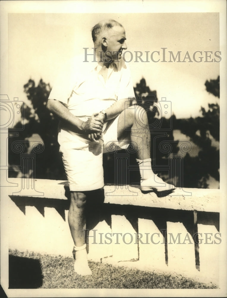 1935 Press Photo Raymond Moley Editor of &quot;Today&quot;, Vacations in St George Bermuda- Historic Images