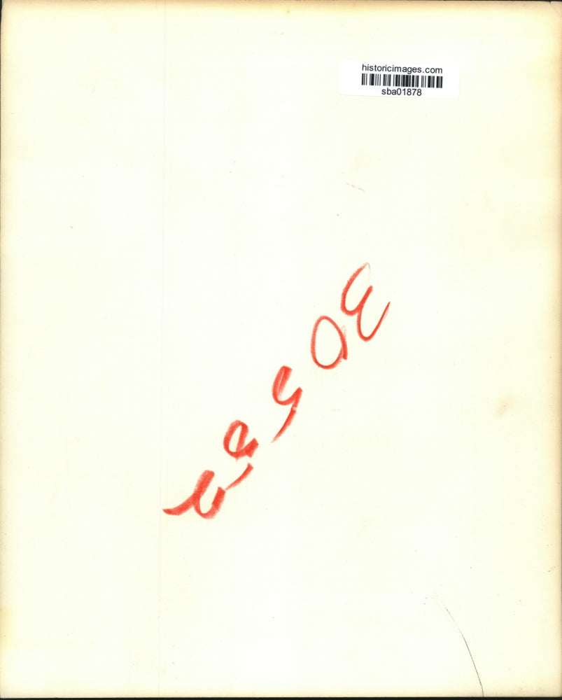 1954 Press Photo Jeanne Bisgood misses putt at Amateur Golf Championship