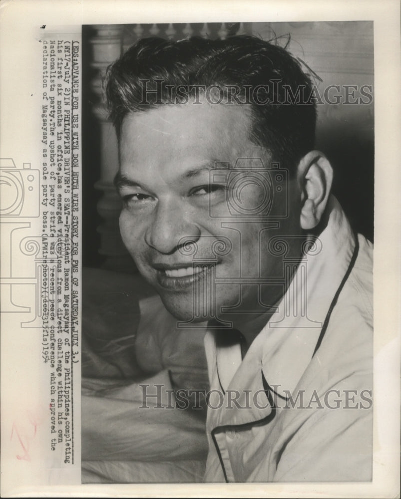 1954 Press Photo President Ramon Magsaynay of the Philippines at conference- Historic Images